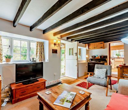 Tythebarn Cottage Sitting Room - StayCotswold