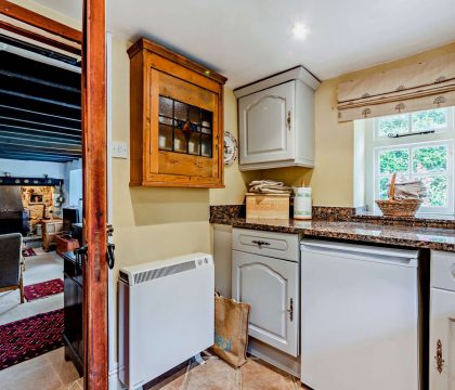 Tythebarn Cottage Kitchen - StayCotswold