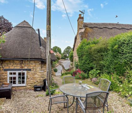 Tythebarn Cottage Garden - StayCotswold