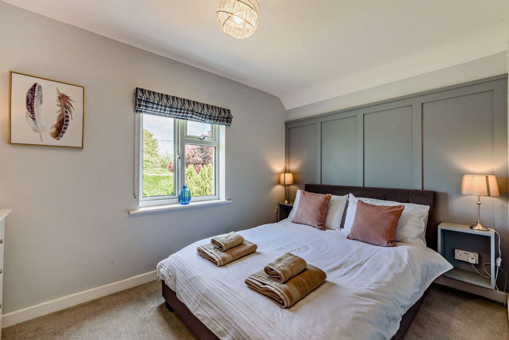 Lulham, Large 6 Bed Cotswold Holiday Home in BourtonontheWater