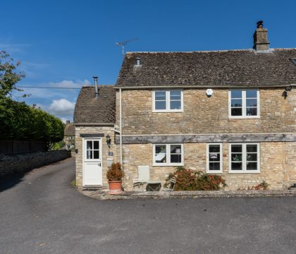 The Reading Room Rear - StayCotswold