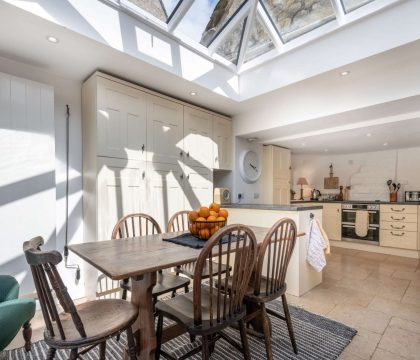Gassons View Kitchen/ Breakfast Room - StayCotswold