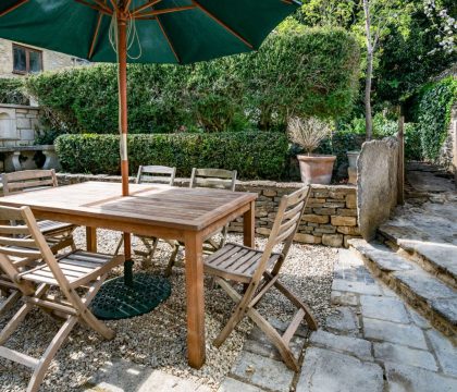 Gassons View Patio - StayCotswold