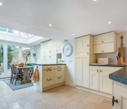 Gassons View Kitchen/ Breakfast Room - StayCotswold