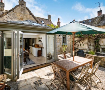 Gassons View Patio - StayCotswold