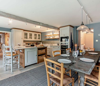 Rectory Barn Kitchen/Dining Room - StayCotswold