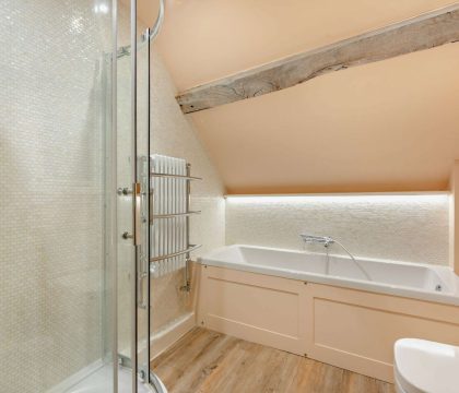 Rectory Barn Master Bedroom Ensuite - StayCotswold
