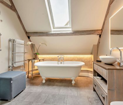 Rectory Barn Bedroom 2 Ensuite - StayCotswold
