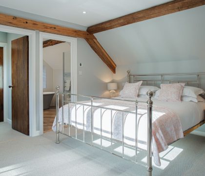 Gardners Cottage Master Bedroom - StayCotswold
