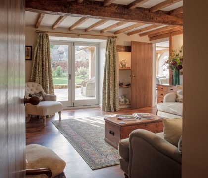 Gardners Cottage Sitting Room - StayCotswold