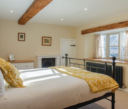 Gardners Cottage Bedroom 3 - StayCotswold