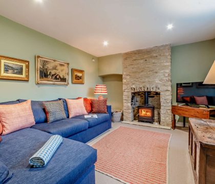 Hillview Sitting Room - StayCotswold