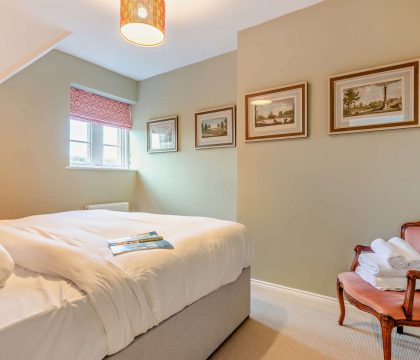 Hillview Bedroom 3- StayCotswold