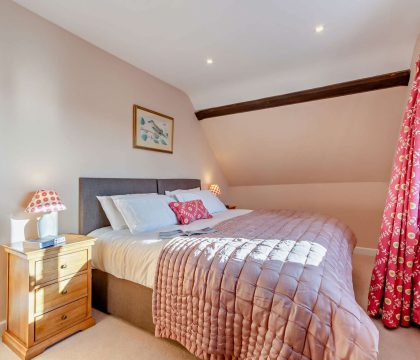 Ivycroft Cottage Bedroom 2 - StayCotswold