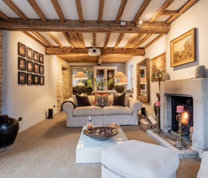 Pinkney House Sitting Room - StayCotswold