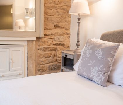 Archway Cottage Master Bedroom - StayCotswold