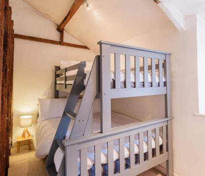 Archway Cottage Bedroom 2 - StayCotswold