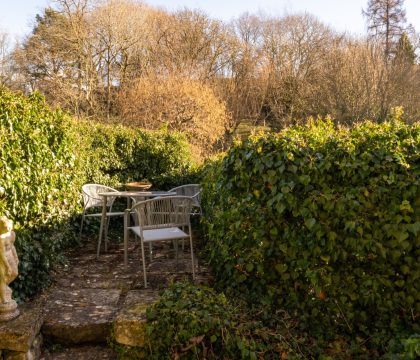 Archway Cottage Patio - StayCotswold