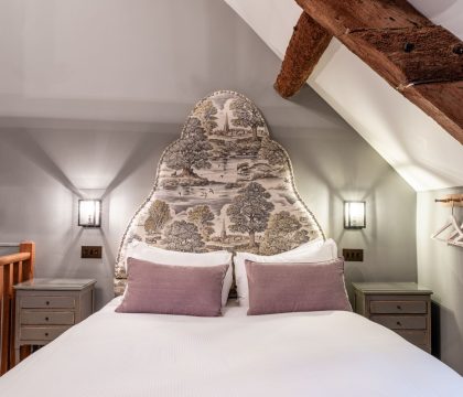 Grey's Court Master Bedroom  - StayCotswold