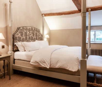 Owl Cottage Master Bedroom - StayCotswold