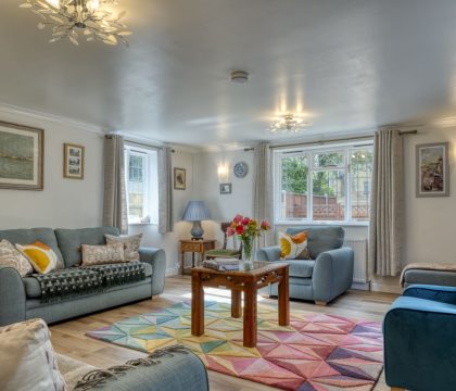 Manor Close Cottage Sitting Room - StayCotswold