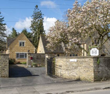 Manor Close Cottage Garden - StayCotswold