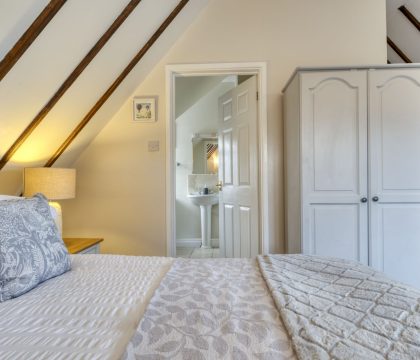 Manor Close Cottage Bedroom 2 - StayCotswold