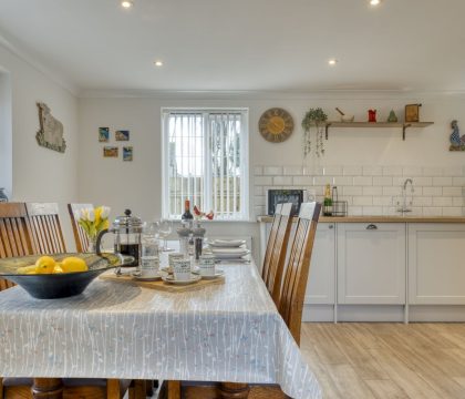 Manor Close Cottage Kitchen - StayCotswold