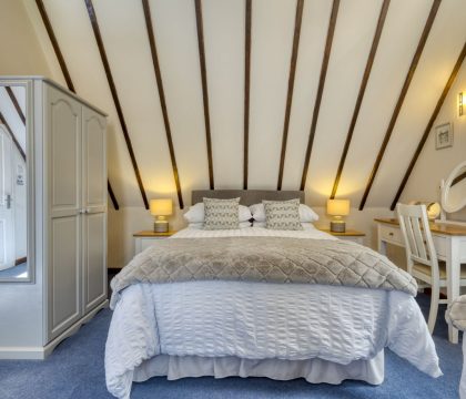 Manor Close Cottage Master Bedroom - StayCotswold