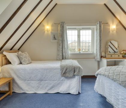 Manor Close Cottage Bedroom 2 - StayCotswold