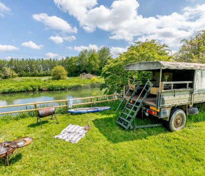 Honey Cottage MOD Truck Goose - StayCotswold