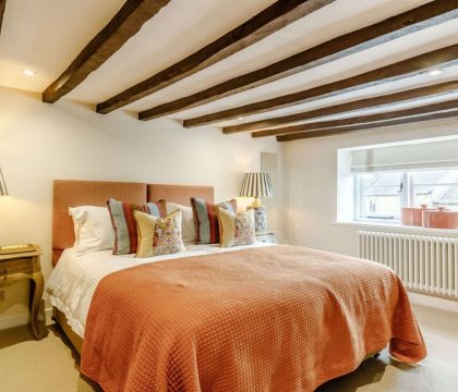 Shaven Cottage Double Bedroom - StayCotswold