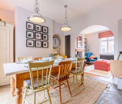 Shakespeare Cottage Dining Area - StayCotswold