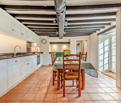 Causeway Cottage Kitchen - StayCotswold