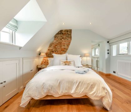 Coombe House Master Bedroom - StayCotswold