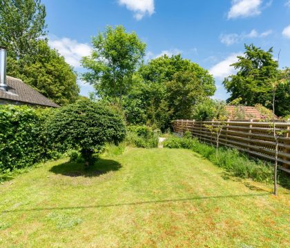 Bea's Cottage Garden - StayCotswold