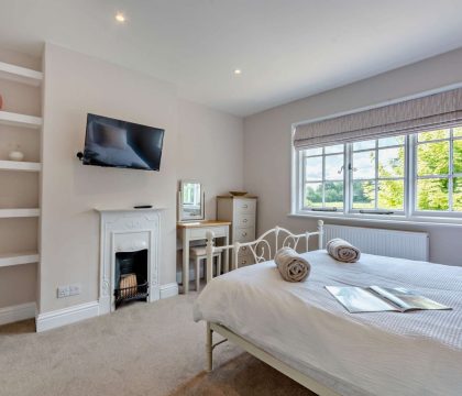 Fosseside House Bedroom - StayCotswold