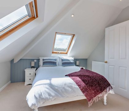 Fosseside House Bedroom - StayCotswold