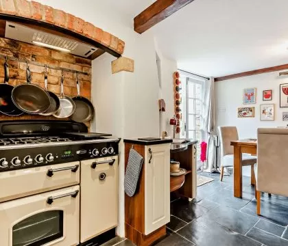 Nepenthe Kitchen - StayCotswold