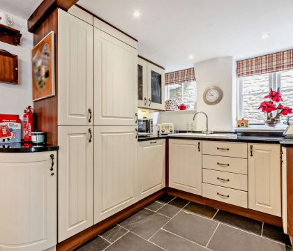 Nepenthe Kitchen - StayCotswold