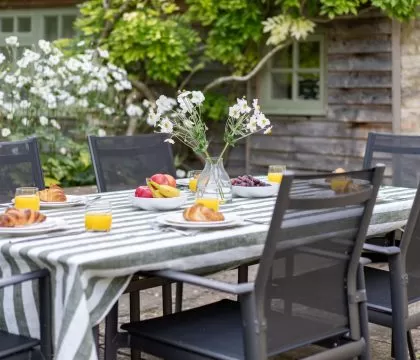 Causeway Cottage Garden - StayCotswold