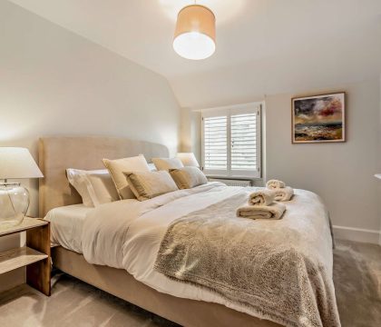 2 Bottom End Master Bedroom - StayCotswold