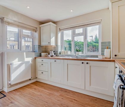 Ways End Kitchen - StayCotswold