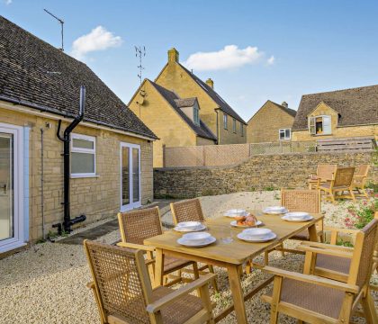 Ways End Garden - StayCotswold