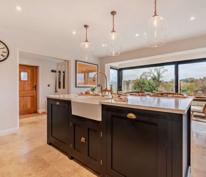 Hillview Kitchen - StayCotswold