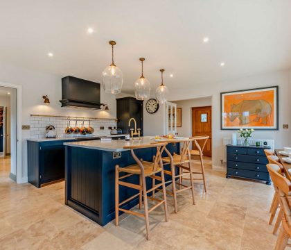 Hillview Kitchen - StayCotswold