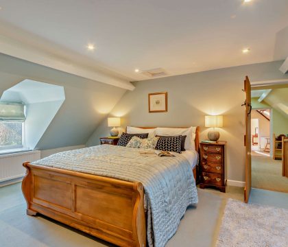 Ivycroft Cottage Master Bedroom - StayCotswold