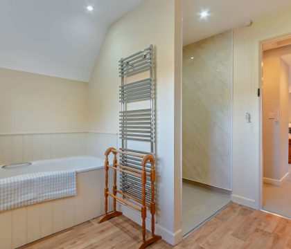 Ivycroft Cottage Master Bedroom Ensuite - StayCotswold