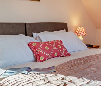 Ivycroft Cottage Bedroom 2 - StayCotswold