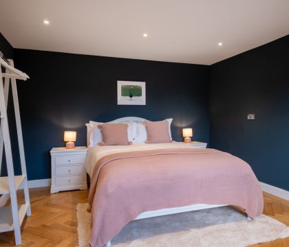Nursery End House Bedroom 5 - StayCotswold